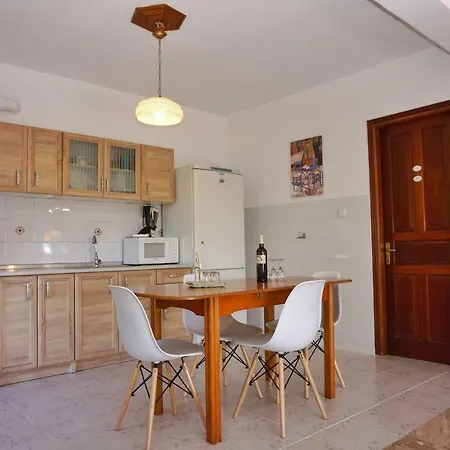 Villa Elizabeth Apartments